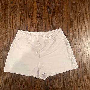 Aritzia: Weekender Short